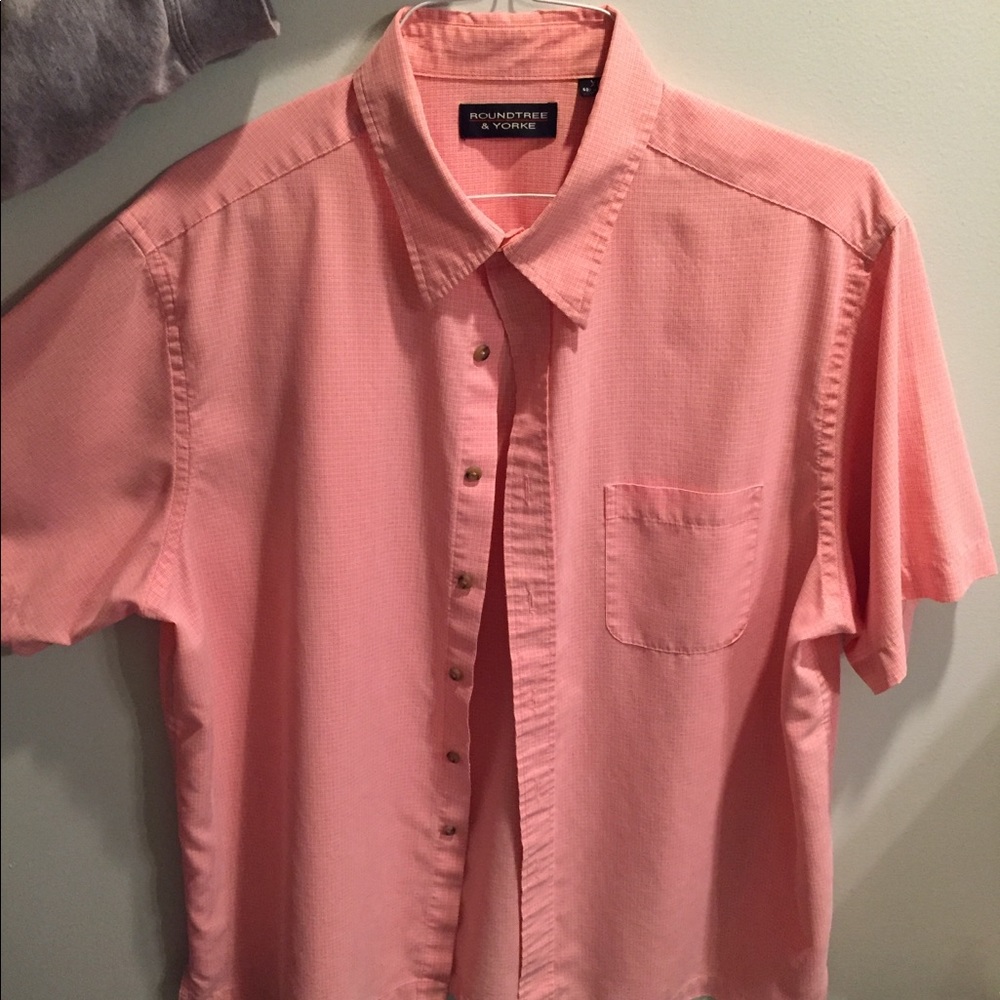 ROUNDTREE & YORKE button up
